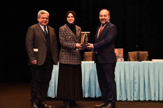 Büyükşehir’den ‘Mehmet Akif Ersoy’a Saygı’ kitabı