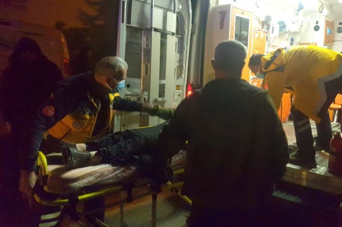 Madde bağımlısı ailesine saldırdı