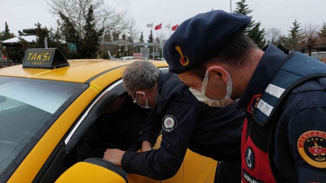 Vatandaşın yardımına hastane polisi yetişti