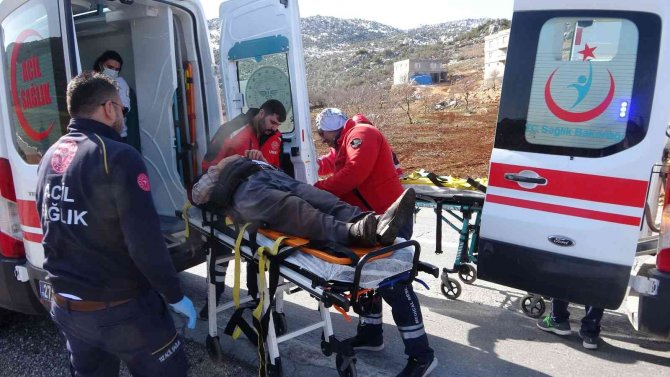 Virajı alamayan araç şarampole uçtu: 1 ölü, 4 yaralı