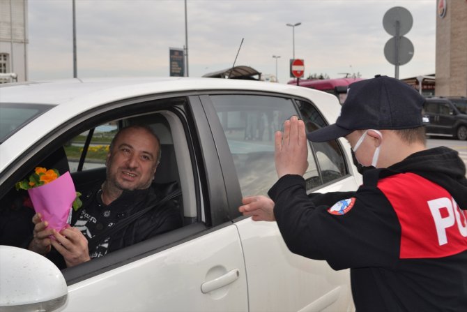 Down sendromlu çocuklar trafik denetimi yaptı