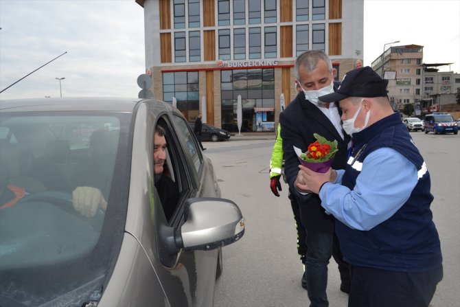 Down sendromlu çocuklar trafik denetimi yaptı