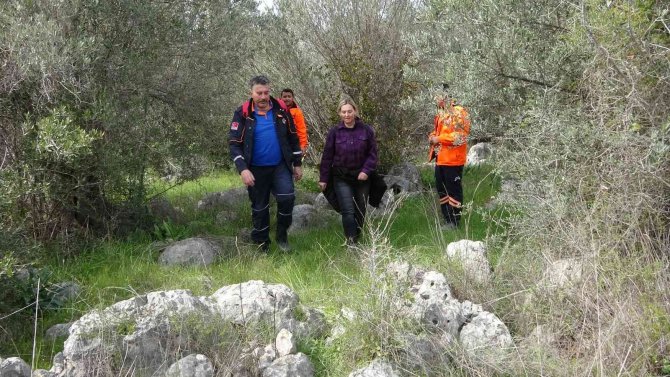 4 gündür kayıp olan 3 çocuk annesi kadın zeytinlikte bulundu