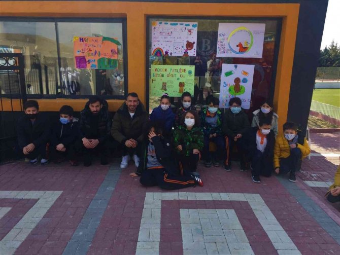 Her gol sokak hayvanları için mamaya dönüştü