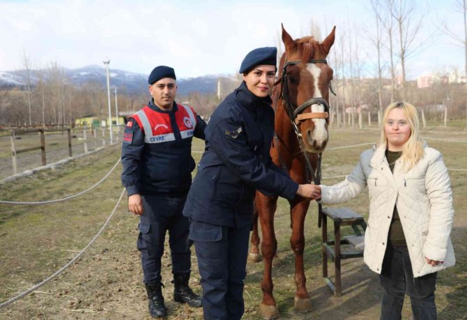 Jandarma Genel Komutanlığı’nın "Tarihte Güzellik" paylaşımı beğeni topladı