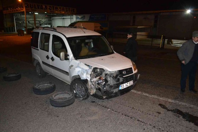 Kazada yaralanan sürücü telefonunu elinden bırakmadı