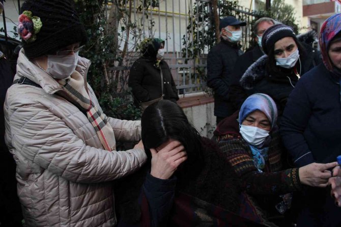 Mağdur mahalle sakini Bornova Belediyesi binasında intihara kalkıştı