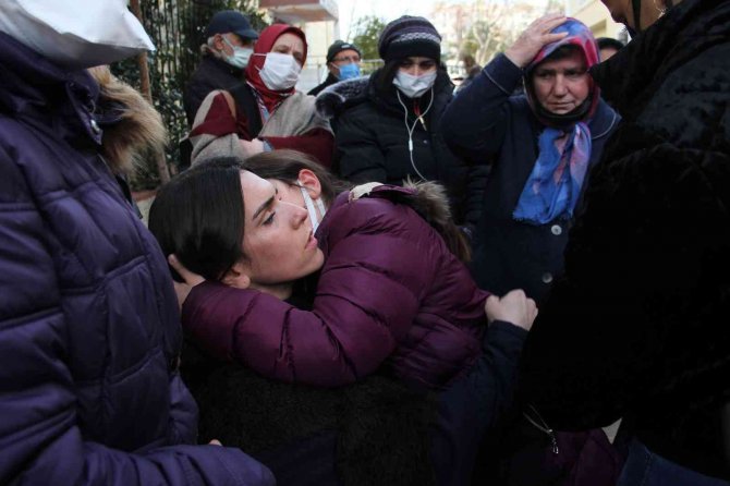 Mağdur mahalle sakini Bornova Belediyesi binasında intihara kalkıştı