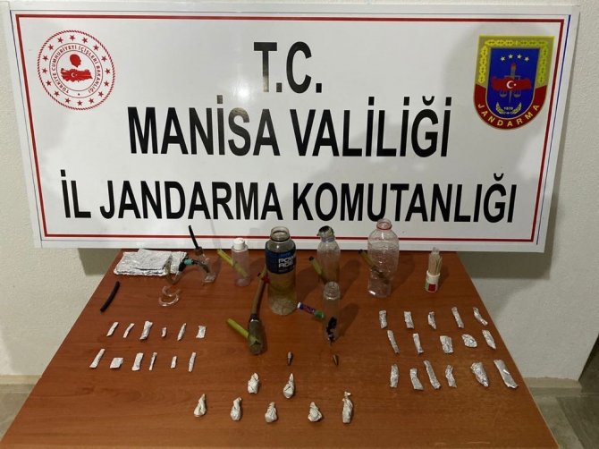 Manisa’da uyuşturucu operasyonu: 4 gözaltı