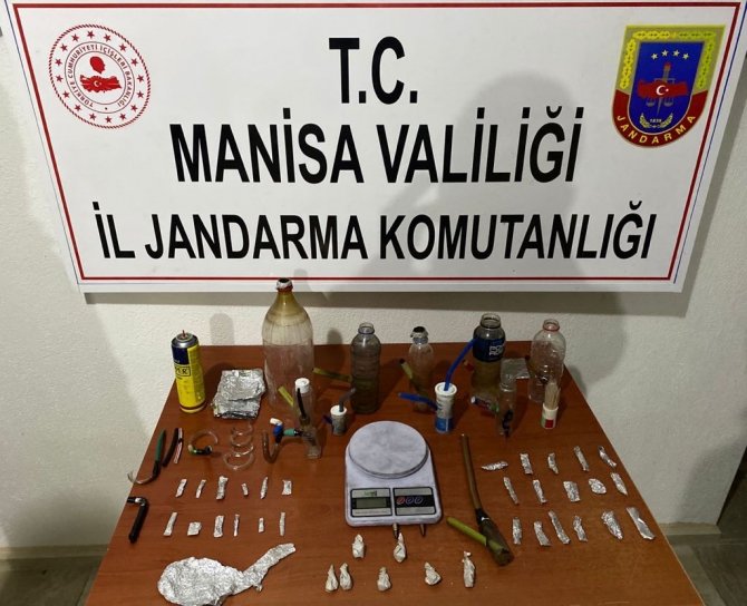 Manisa’da uyuşturucu operasyonu: 4 gözaltı