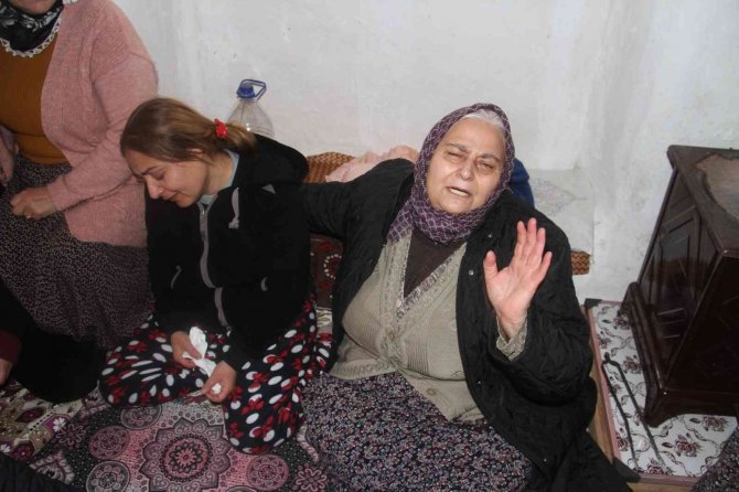 Otel odasında ölü bulunan genç kız son yolculuğuna uğurlandı