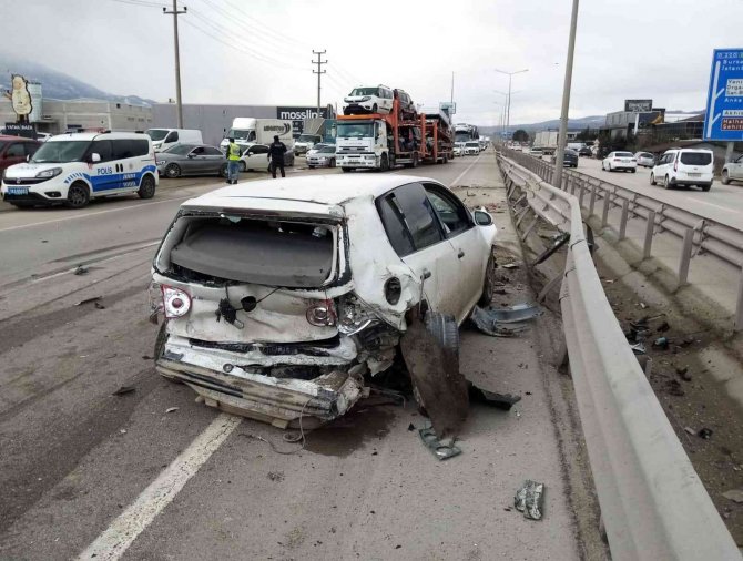 Su yüklü tırla otomobil çarpıştı 1 kişi yaralandı