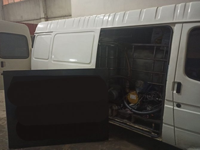 Tank içerisinde gizlenen 2 ton 800 litre kaçak akaryakıt ele geçirildi