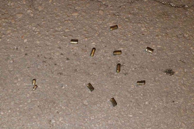 Alacak verecek meselesinde çıkan kavgada silahlar konuştu: 4 yaralı