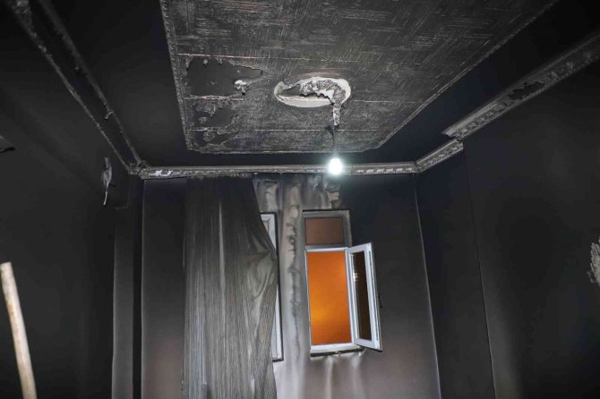 Hakkari’de korkutan yangın