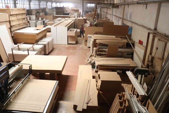 Hem eğitim alıyor hem de para kazanıyorlar