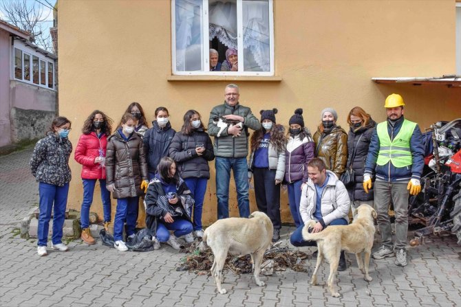 "Leylek Köyü" yuvalarında bahar temizliği