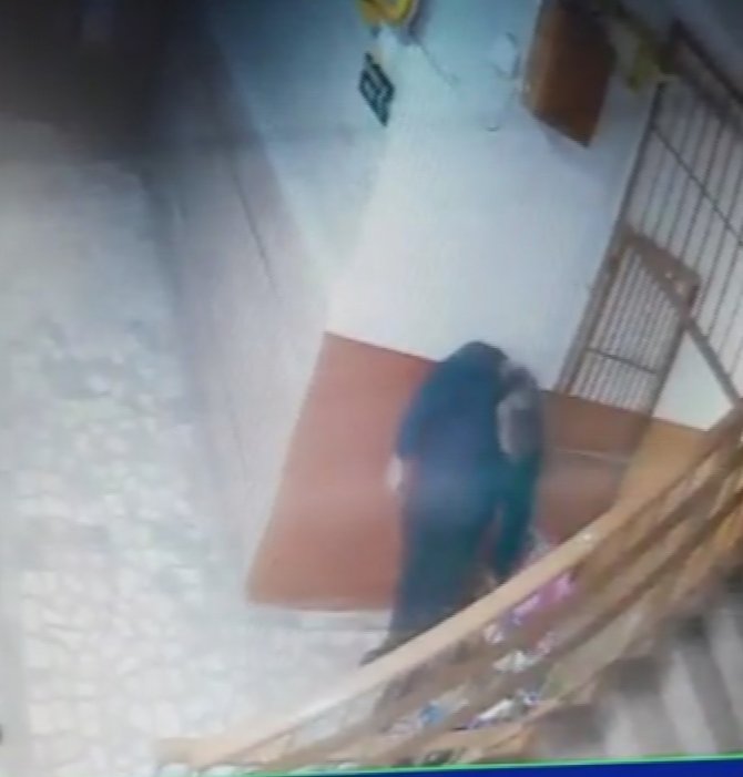 Önce kameraya, sonra polise yakalandı