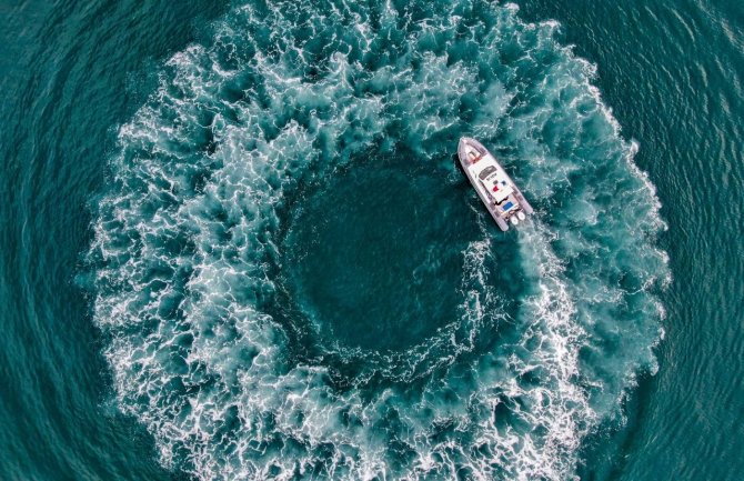 Özel Harekat polisinden gururlandıran klip