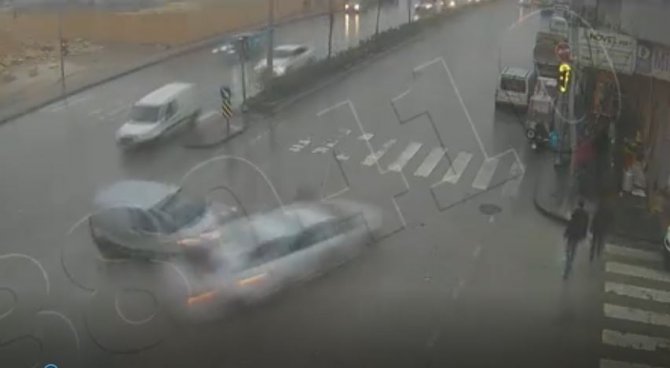 Pes dedirten kazalar kameralara yansıdı