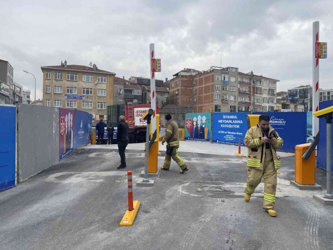 Sürüklenen otomobilinin altında kaldı