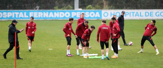 A Milliler, Portekiz önünde tur kovalıyor