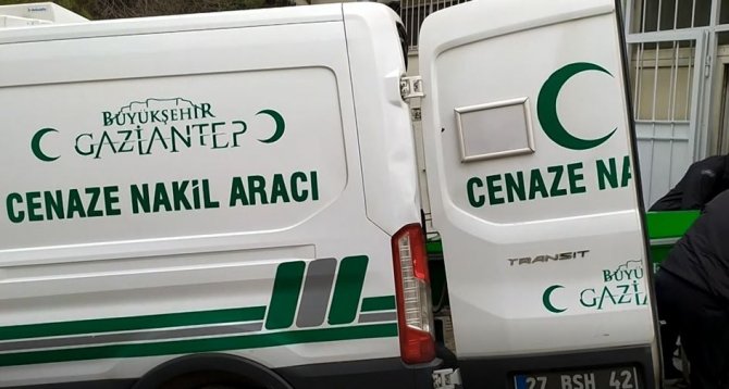 Evinde bıçaklı saldırıya uğrayan kişi hayatını kaybetti