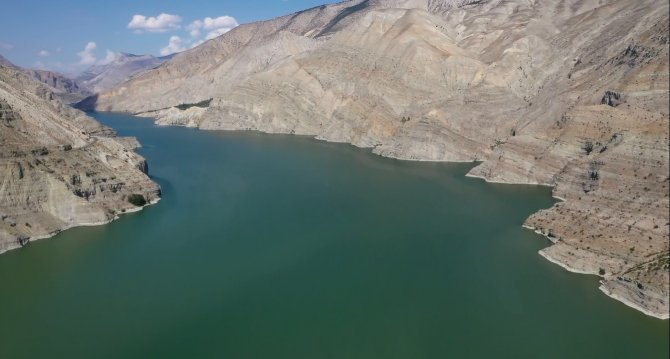 İntihar notu bırakarak ortadan kaybolmuştu, cansız bedeni gölde bulundu