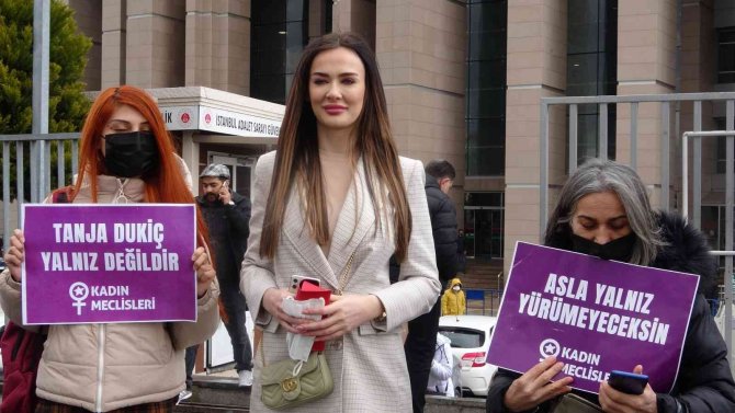 Sırp mankeni darp ettiği iddia edilen yönetmene 9 ay hapis