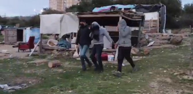 Torbacı çiftliğine baskın: Yüklü miktarda uyuşturucu ele geçirildi