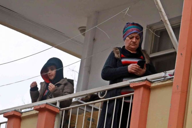 Yangında mahsur kaldığı balkonda gözyaşlarıyla dua eden küçük Deniz: “Bildiğim tüm duaları okudum”