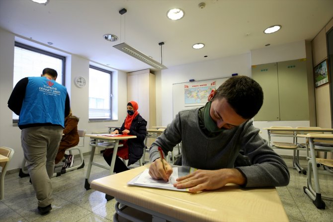 TDV'nin uluslararası burs programlarına 102 ülkeden 7 bin 825 öğrenci başvurdu