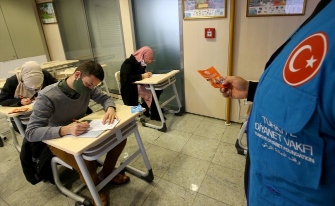 TDV'nin uluslararası burs programlarına 102 ülkeden 7 bin 825 öğrenci başvurdu