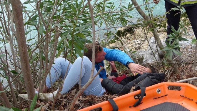 Alman turist ATV ile uçuruma yuvarlandı