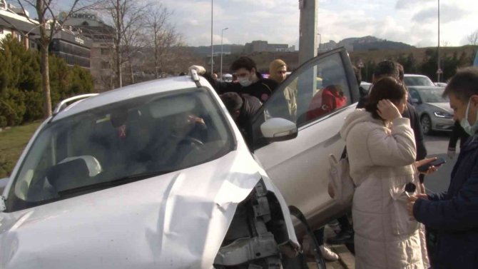 Aşırı hız ortalığı savaş alanına çevirdi: 5 yaralı