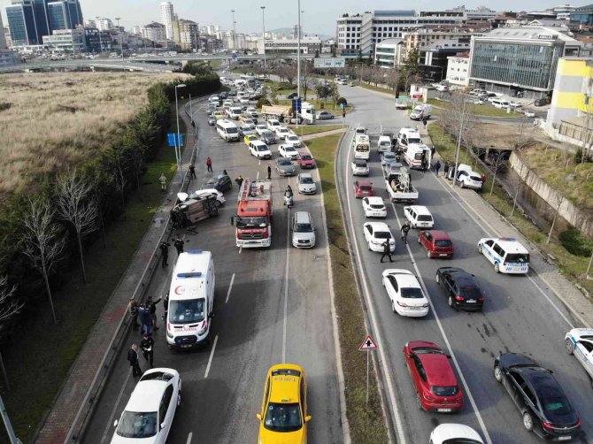 Aşırı hız ortalığı savaş alanına çevirdi: 5 yaralı