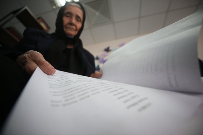 Huzurevi sakinleri tiyatro ve sporla sosyalleşiyor