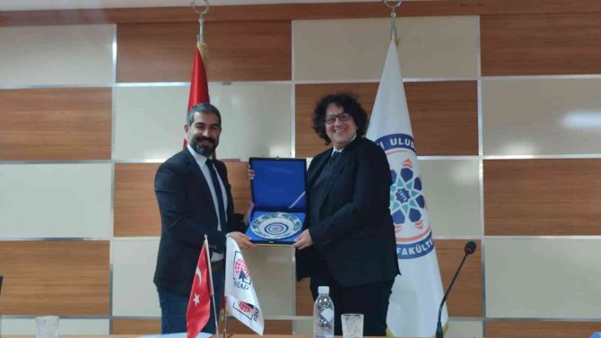 BUÜ’de dijital dönüşüm eğitimleri başladı