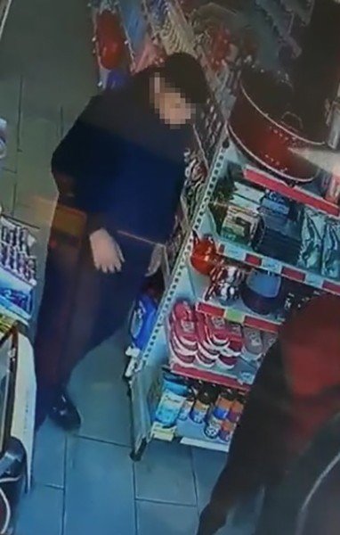 Çaldığı atla markete girip attan kasada indi