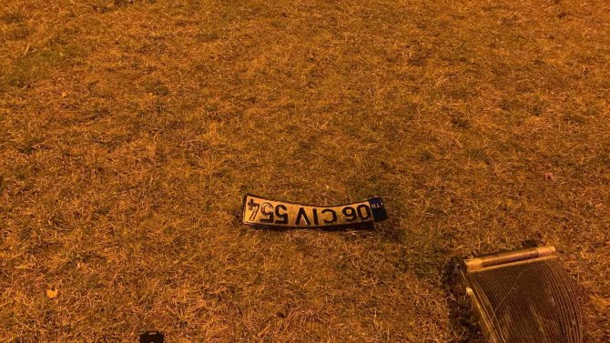Kartal’da trafik kazası: Yoldan çıkan araç takla attı