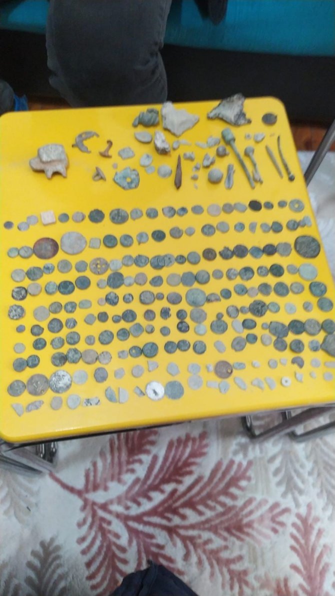 Tarihi eserleri sosyal medyadan satmak isterken yakalandılar