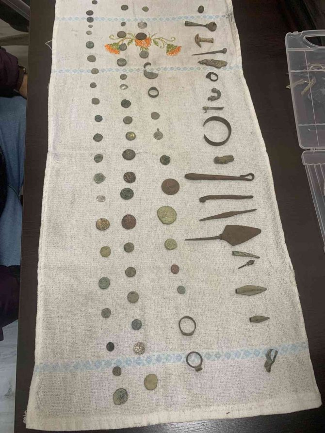 Tarihi eserleri sosyal medyadan satmak isterken yakalandılar