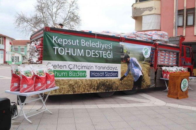 Tohumlar Kepsut Belediyesinden, hasat çiftçiden