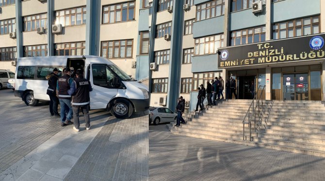Uşak’ta çeşitli adreslere eş zamanlı dolandırıcılık operasyonu