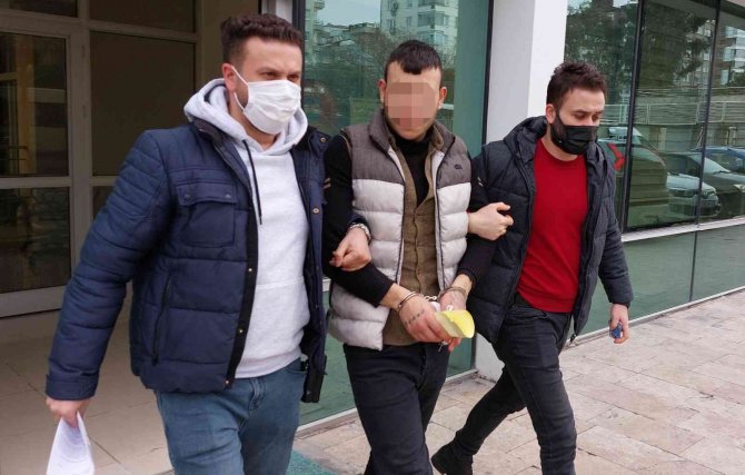 2 adet televizyon çaldı, parmak izinden yakalandı