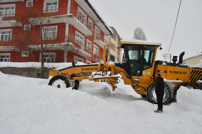 Erimeyen karlar ilçe dışına taşınıyor