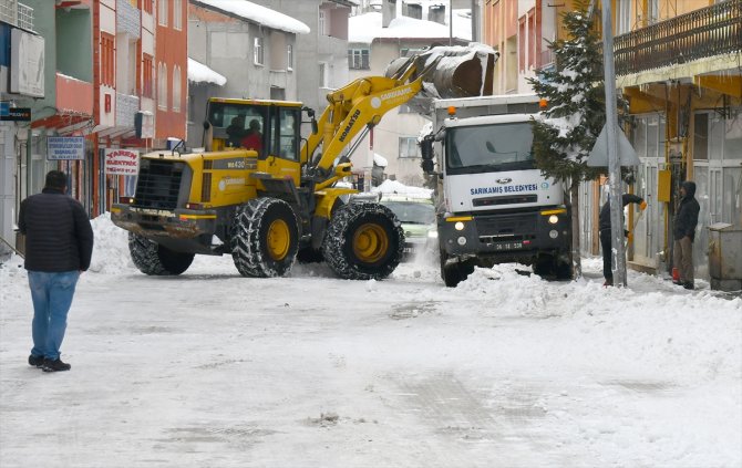 Erimeyen karlar ilçe dışına taşınıyor