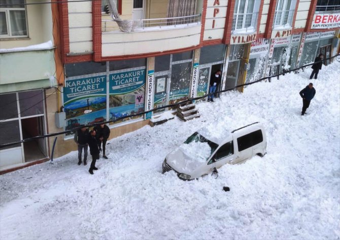 Erimeyen karlar ilçe dışına taşınıyor