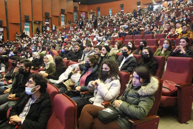 Bakan Yardımcısı Dursun: "Türkiye bölgesel güç olmaktan çıktı, küresel güç olma yolunda ilerliyor"