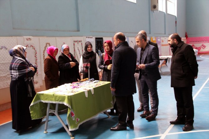 Halkapınar'da makine nakışları sergisi açıldı